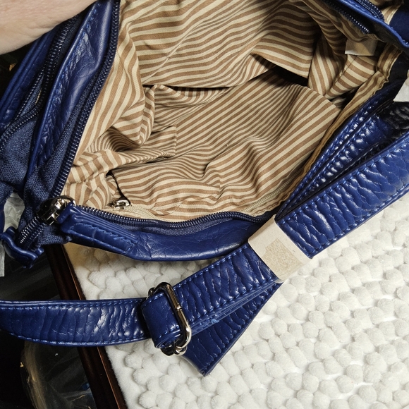 The Lorie Crossbody in Blue - Picture 9 of 13